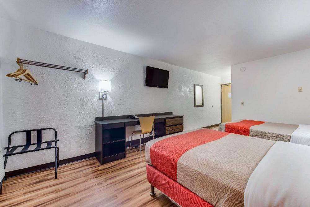 Quadruple Room - Non-Smoking interior